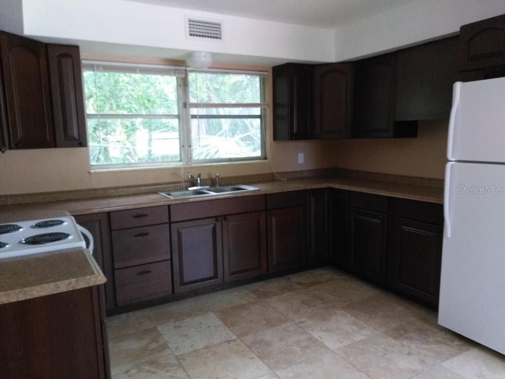 724 OLEANDER AVENUE — photo 40 of 58