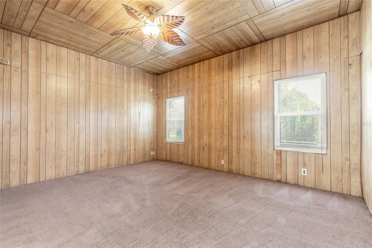 724 OLEANDER AVENUE — photo 11 of 58