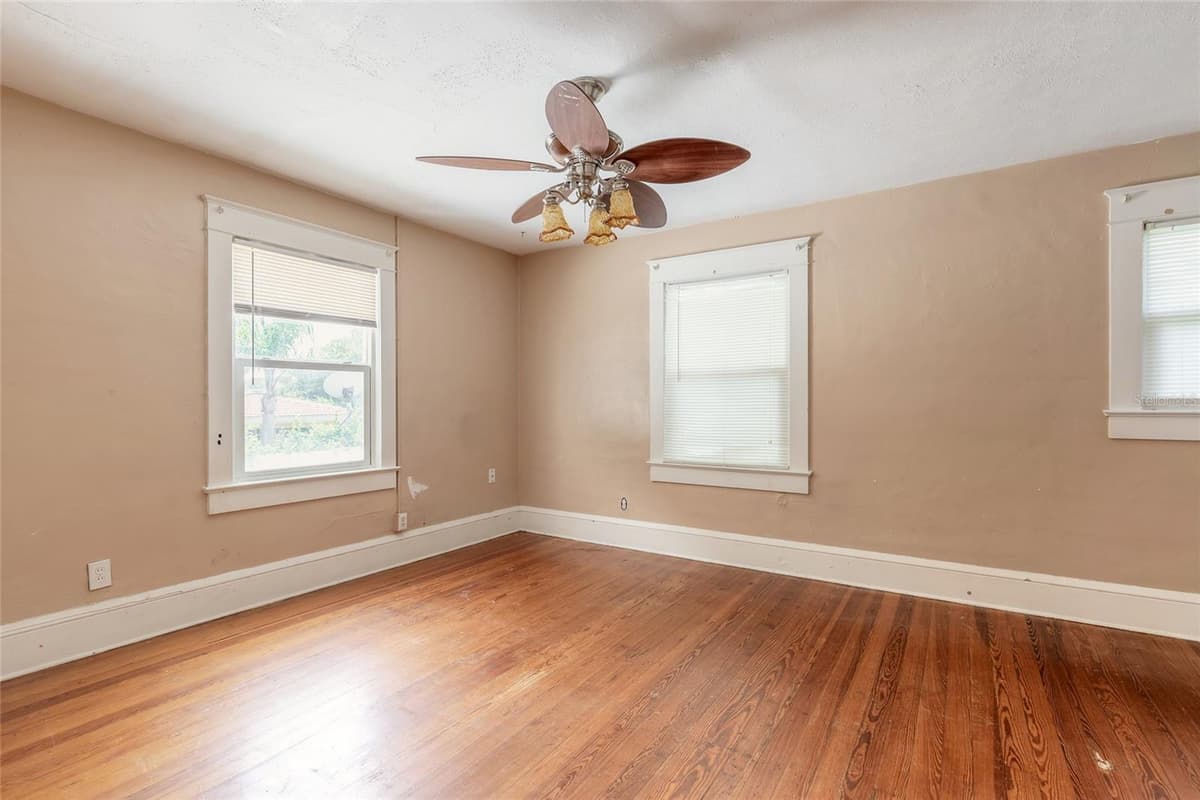 724 OLEANDER AVENUE — photo 32 of 58