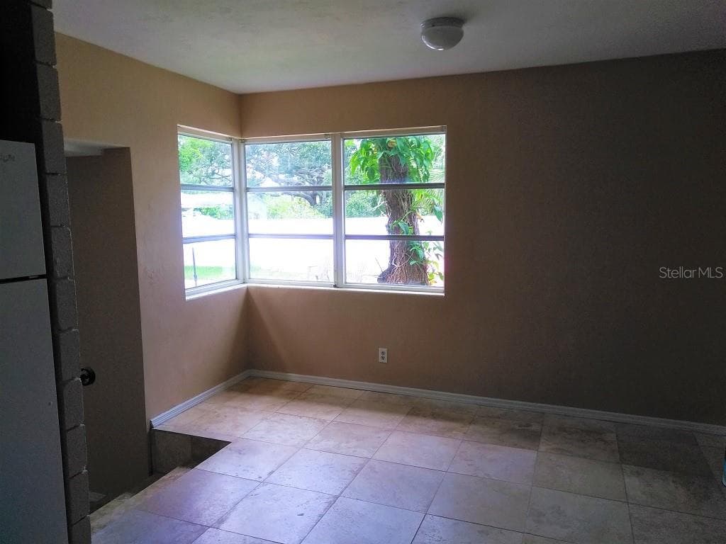 724 OLEANDER AVENUE — photo 37 of 58