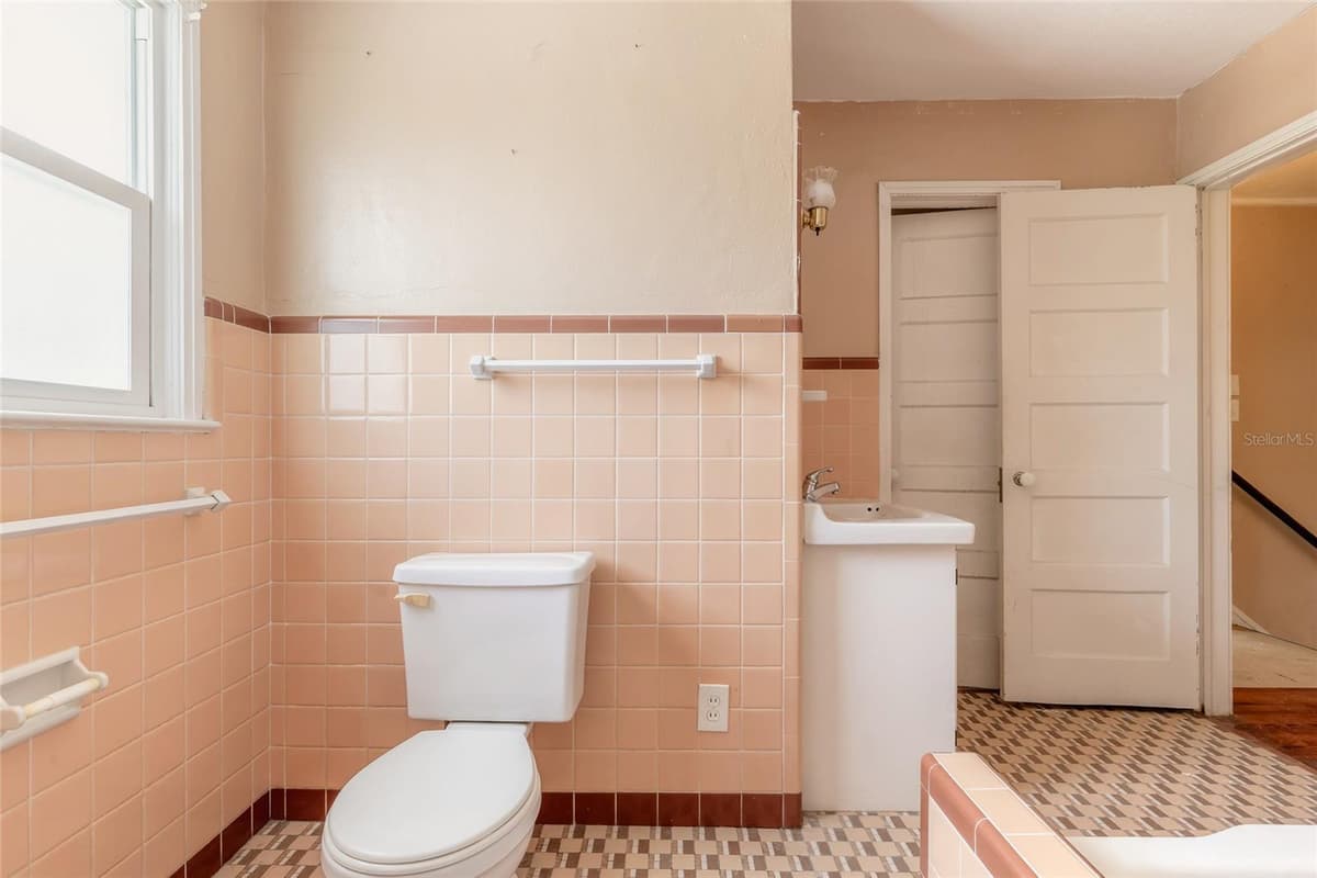 724 OLEANDER AVENUE — photo 45 of 58