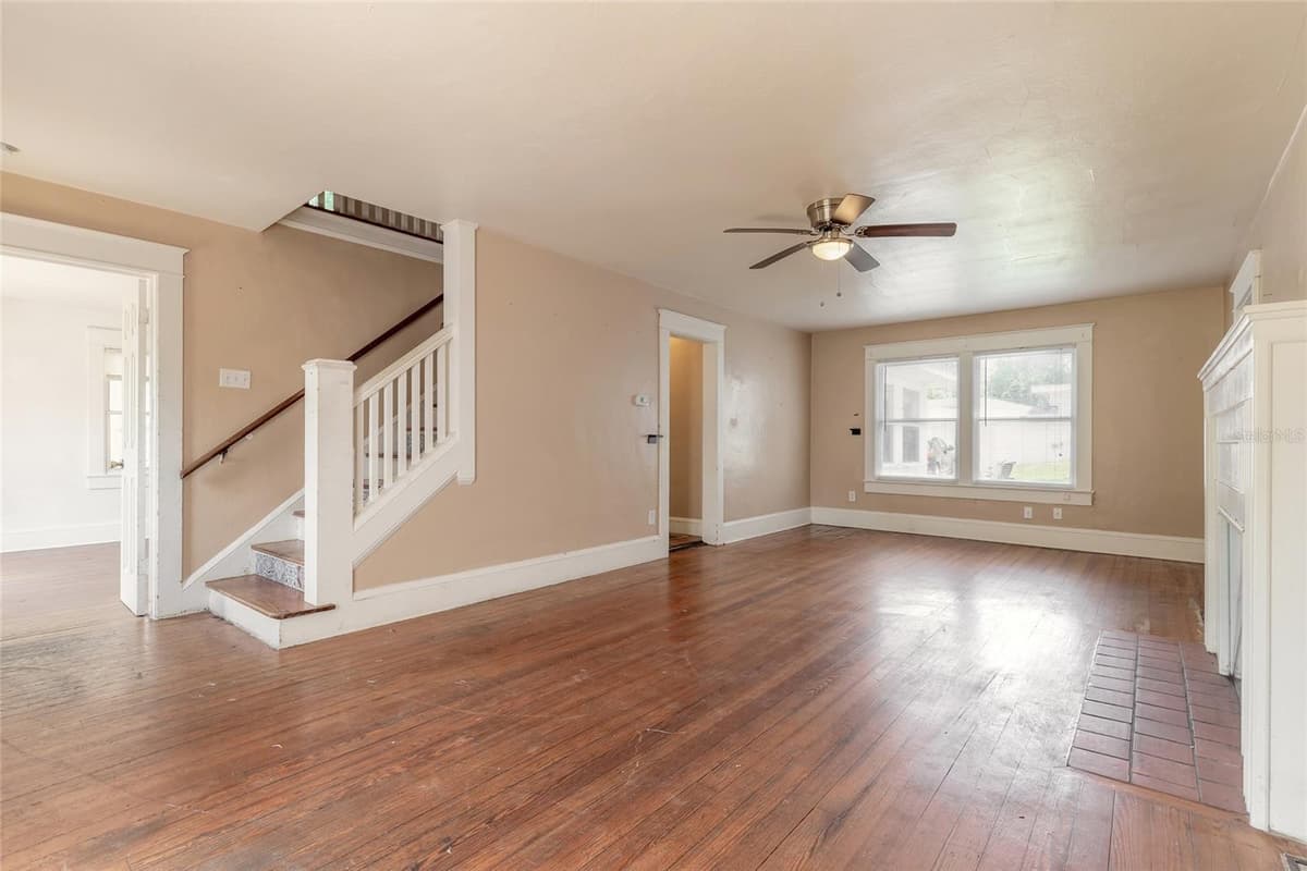 724 OLEANDER AVENUE — photo 3 of 58