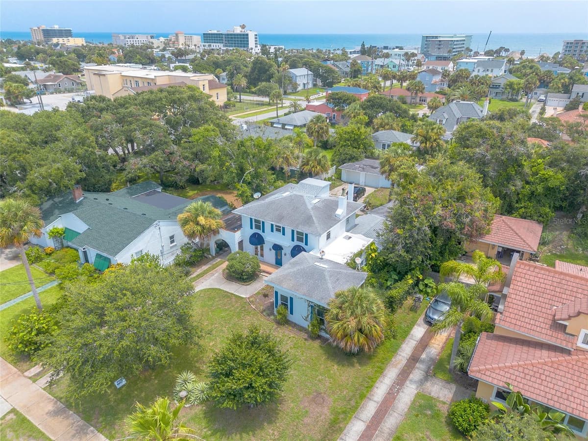 724 OLEANDER AVENUE — photo 49 of 58
