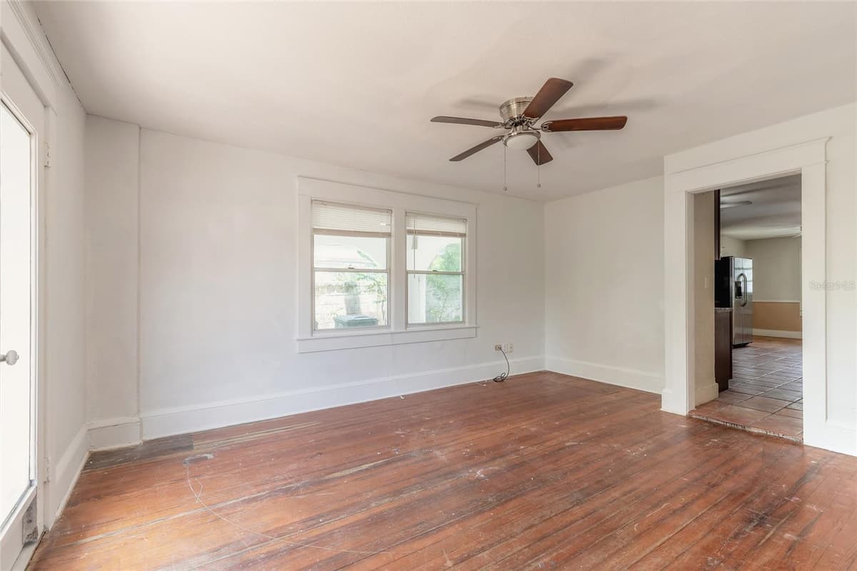 724 OLEANDER AVENUE — photo 13 of 58