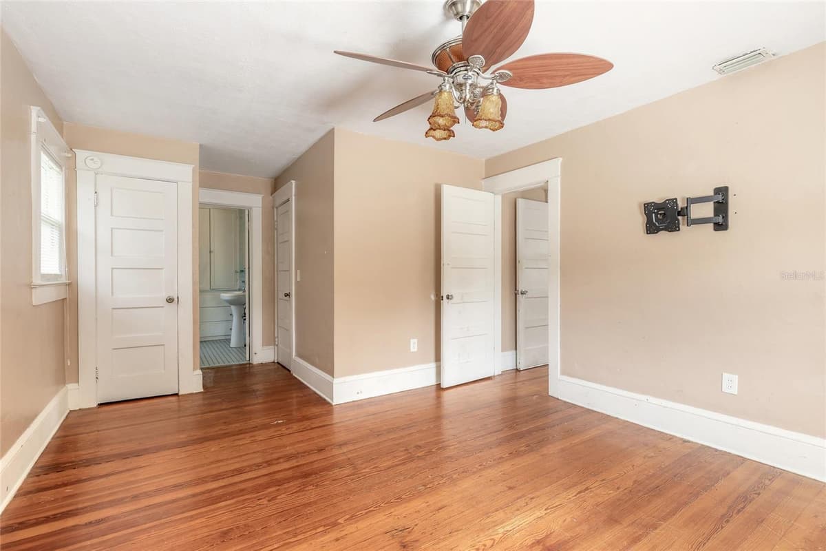 724 OLEANDER AVENUE — photo 33 of 58