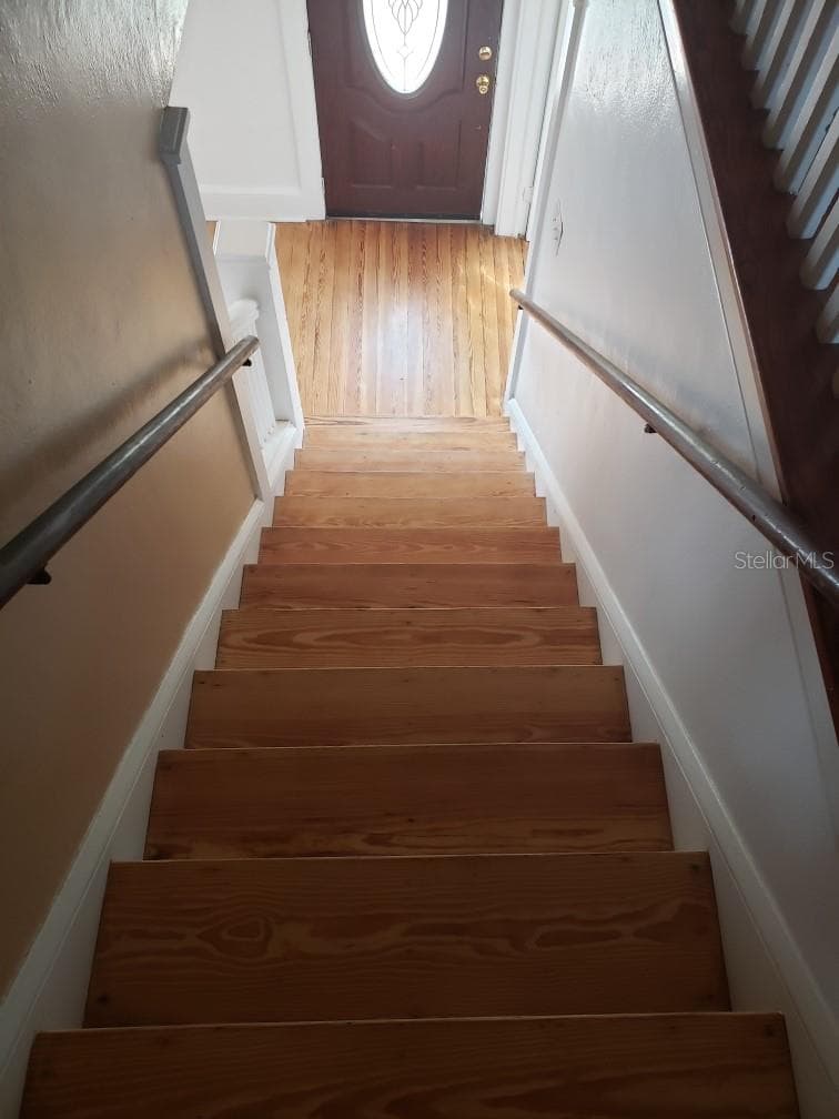 724 OLEANDER AVENUE — photo 6 of 58