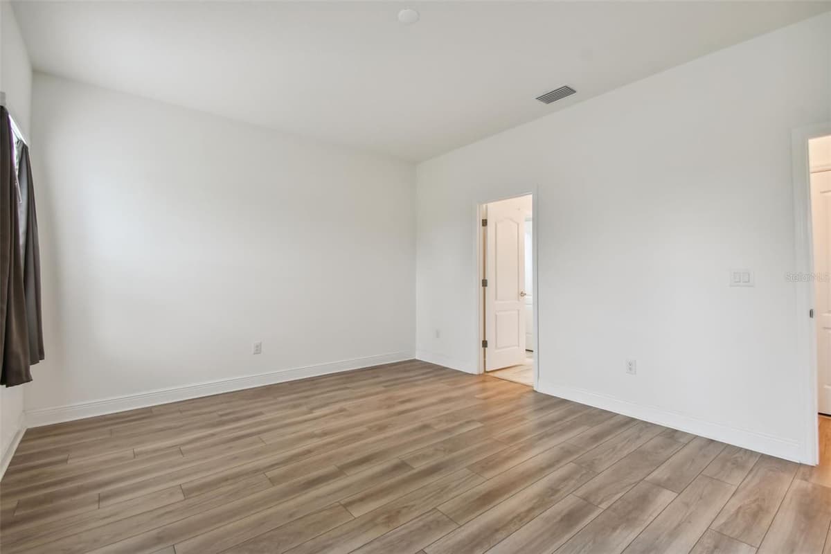 10417 CROOKED CREEK COURT — photo 13 of 47