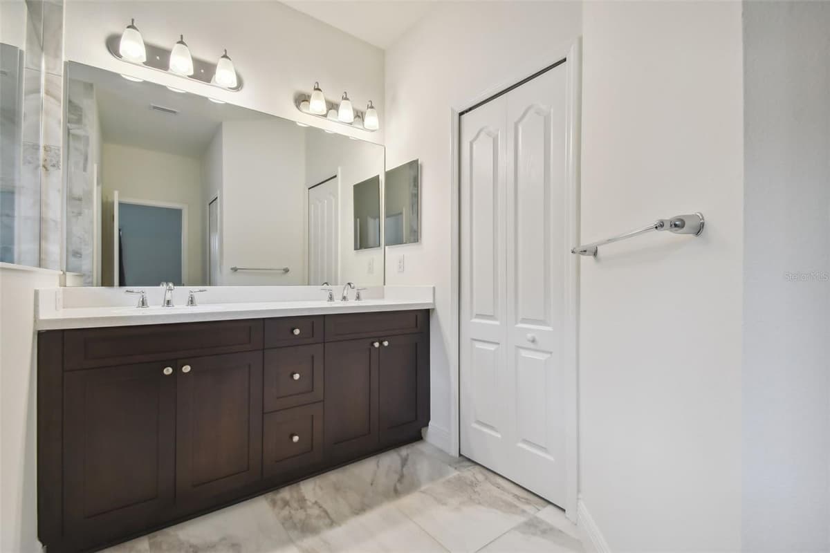 10417 CROOKED CREEK COURT — photo 17 of 47