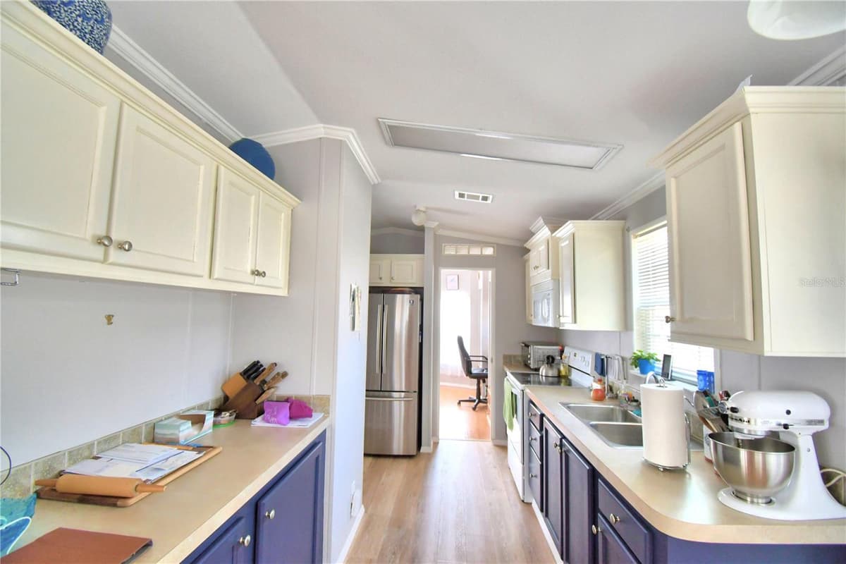 251 PATTERSON ROAD — photo 15 of 52