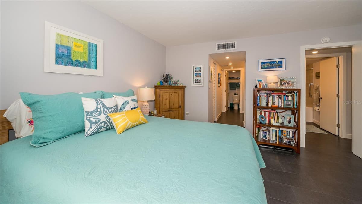 707 GULFSTREAM AVENUE — photo 18 of 55