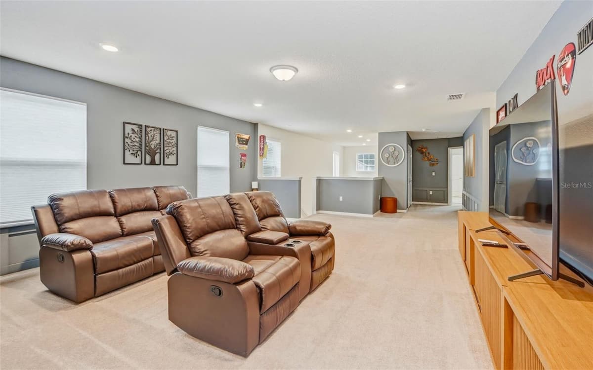 4063 LANA AVENUE — photo 11 of 31