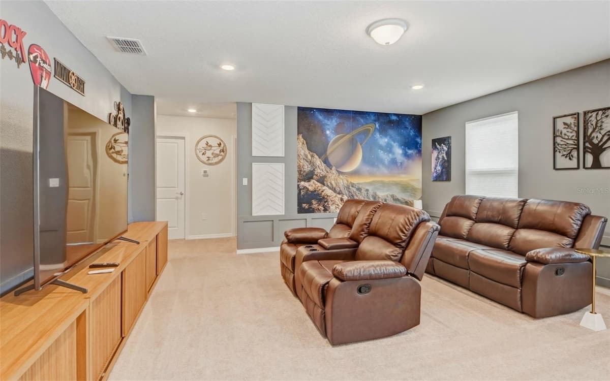4063 LANA AVENUE — photo 12 of 31
