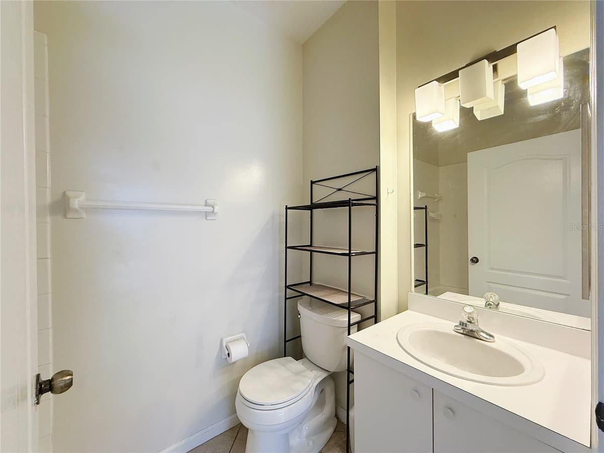 4865 CYPRESS WOODS DRIVE — photo 16 of 37