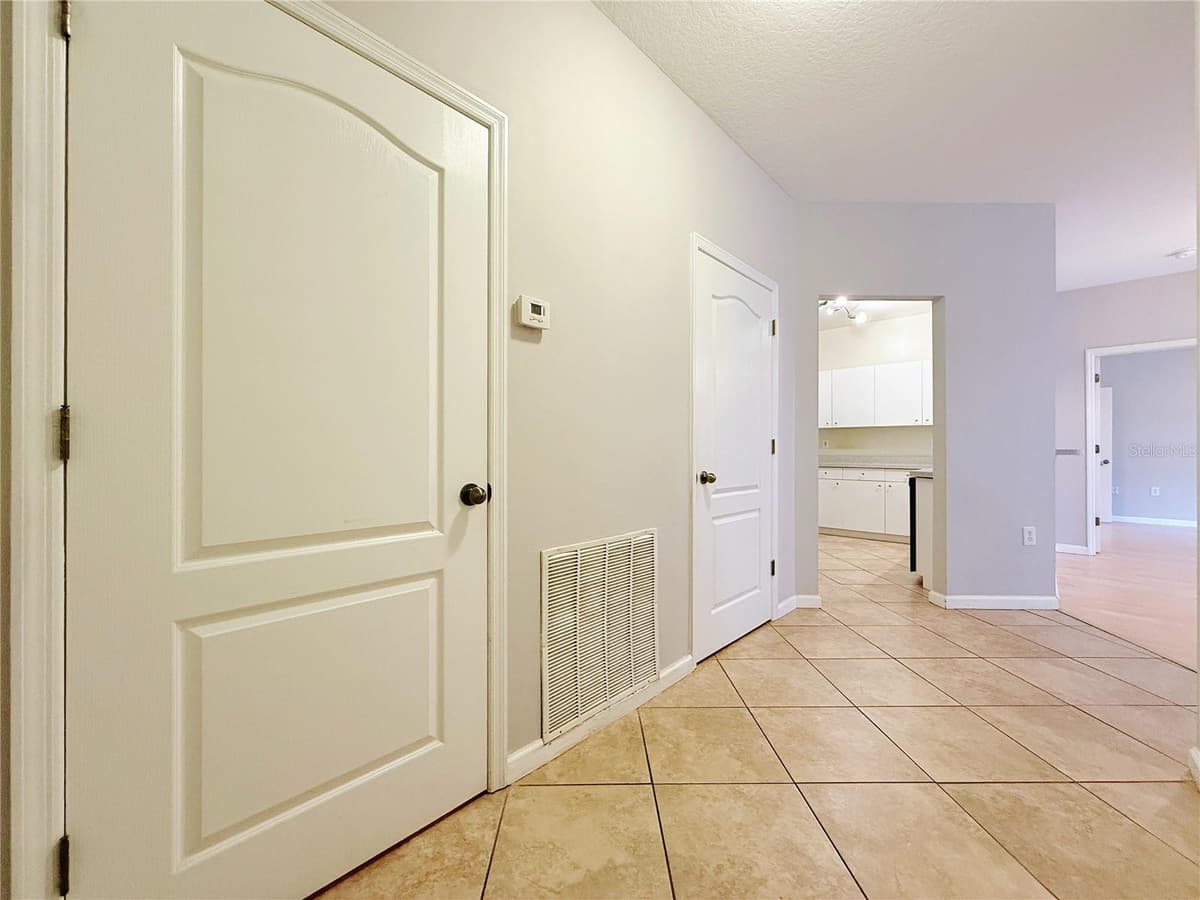 4865 CYPRESS WOODS DRIVE — photo 5 of 37