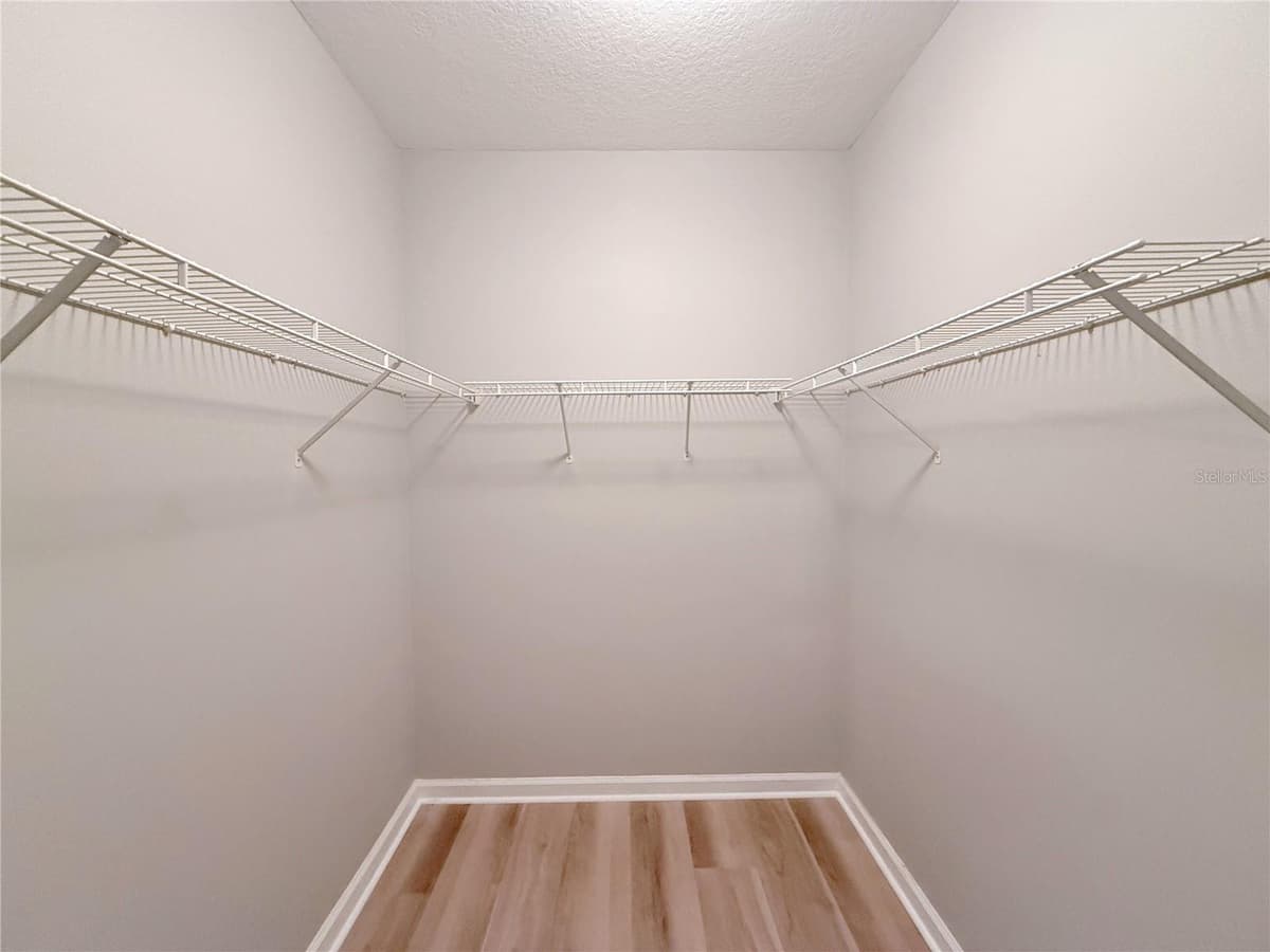 4865 CYPRESS WOODS DRIVE — photo 11 of 37
