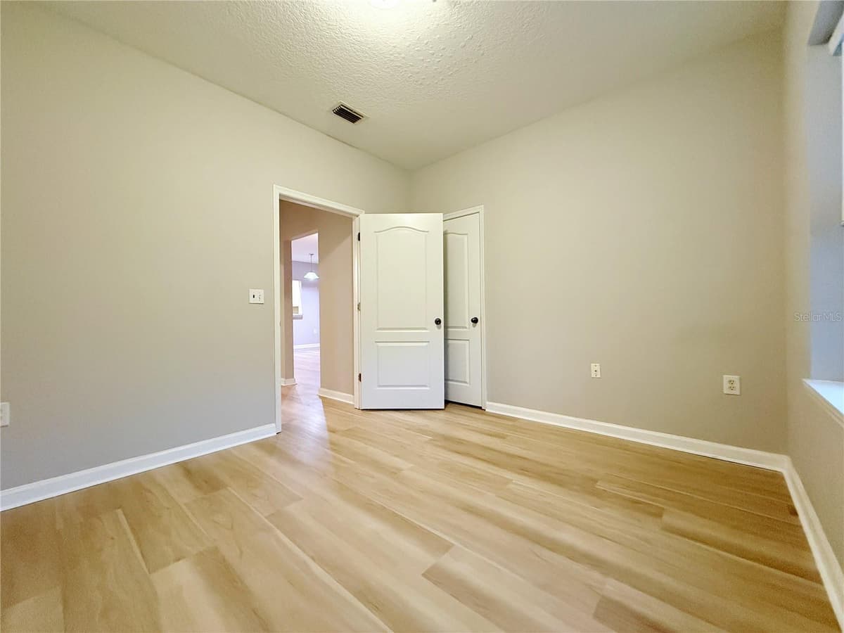 4865 CYPRESS WOODS DRIVE — photo 17 of 37