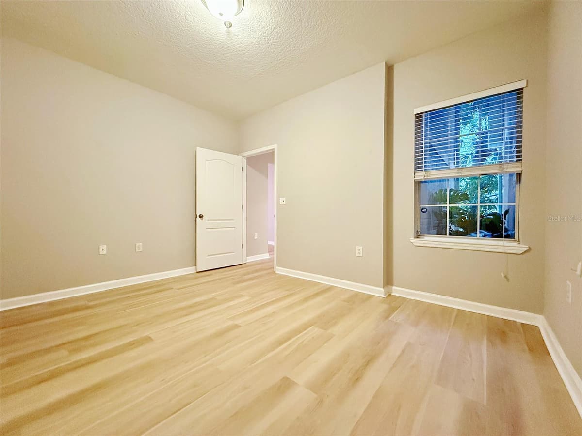 4865 CYPRESS WOODS DRIVE — photo 14 of 37