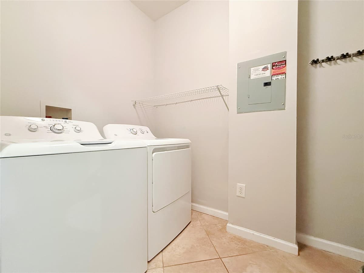 4865 CYPRESS WOODS DRIVE — photo 13 of 37