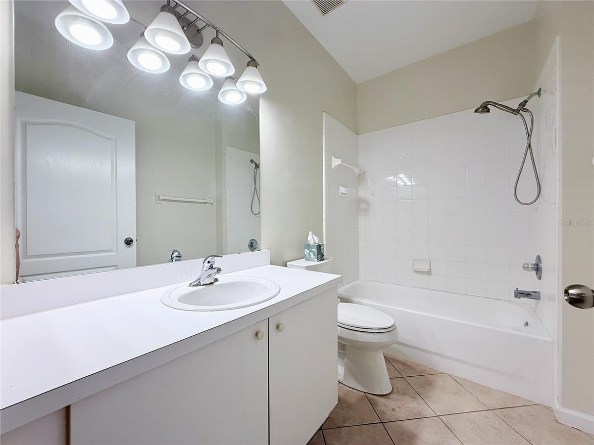 4865 CYPRESS WOODS DRIVE — photo 10 of 37