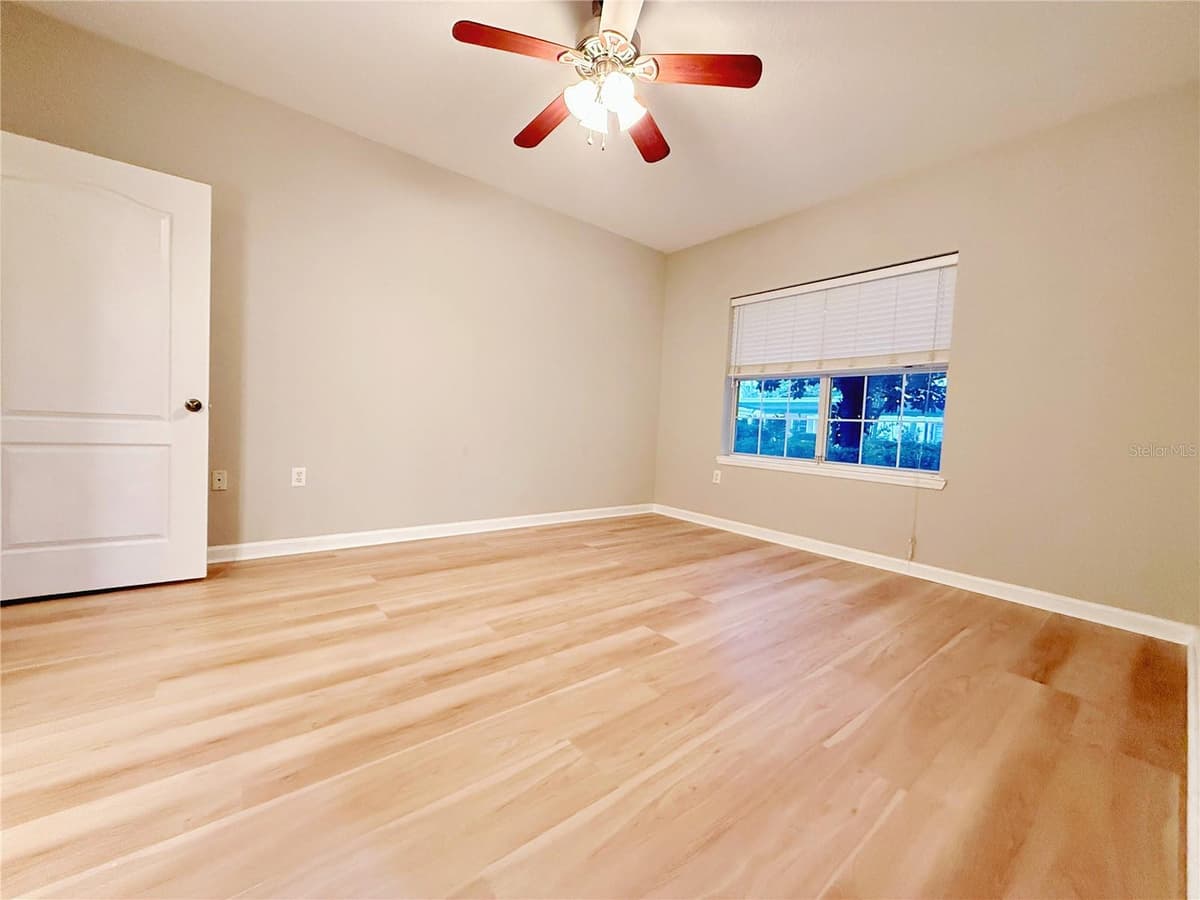 4865 CYPRESS WOODS DRIVE — photo 8 of 37