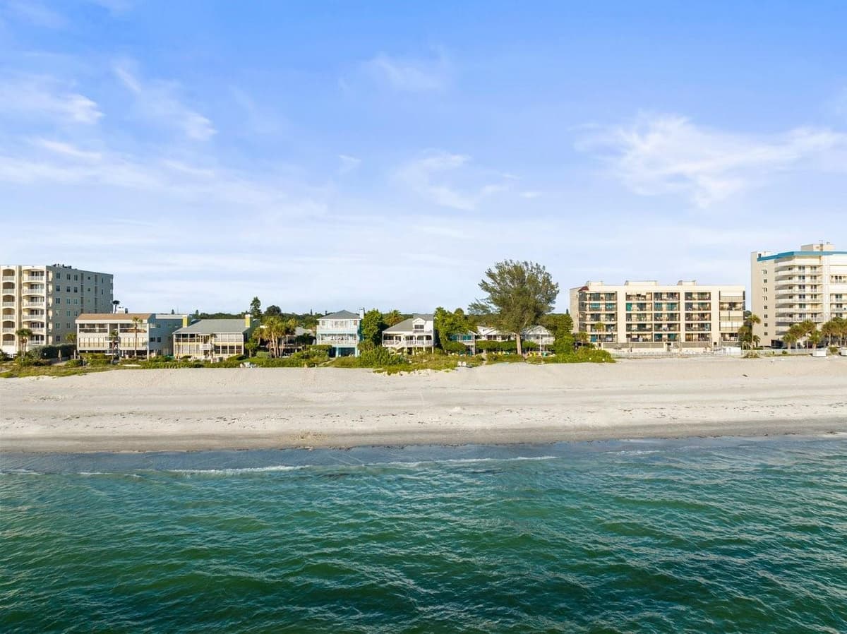 20051 GULF BOULEVARD — photo 74 of 90
