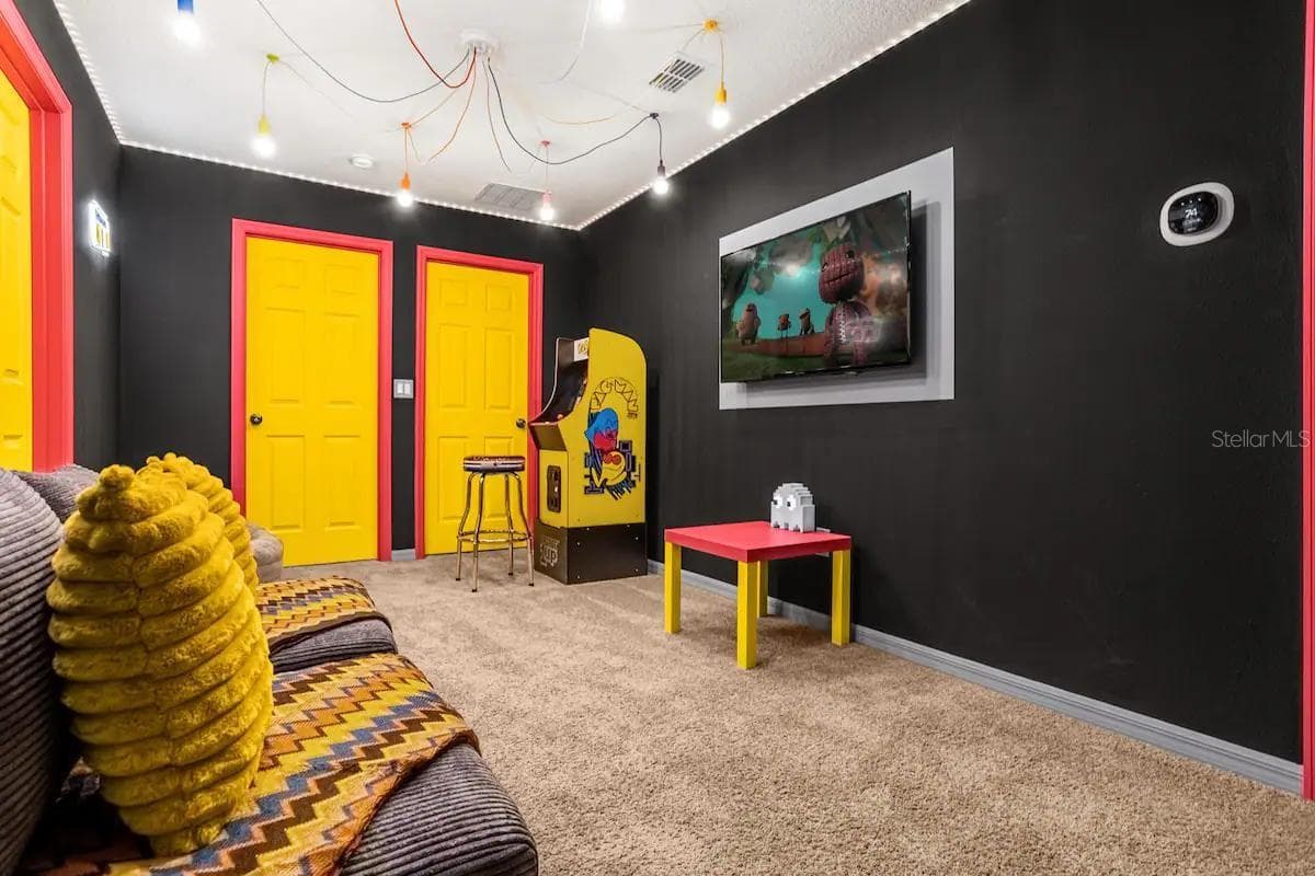 1676 TROPICAL PALMS CIRCLE — photo 16 of 39