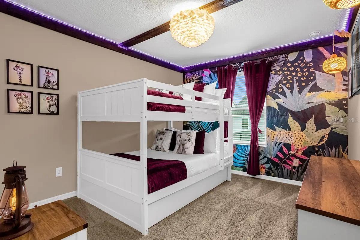 1676 TROPICAL PALMS CIRCLE — photo 19 of 39