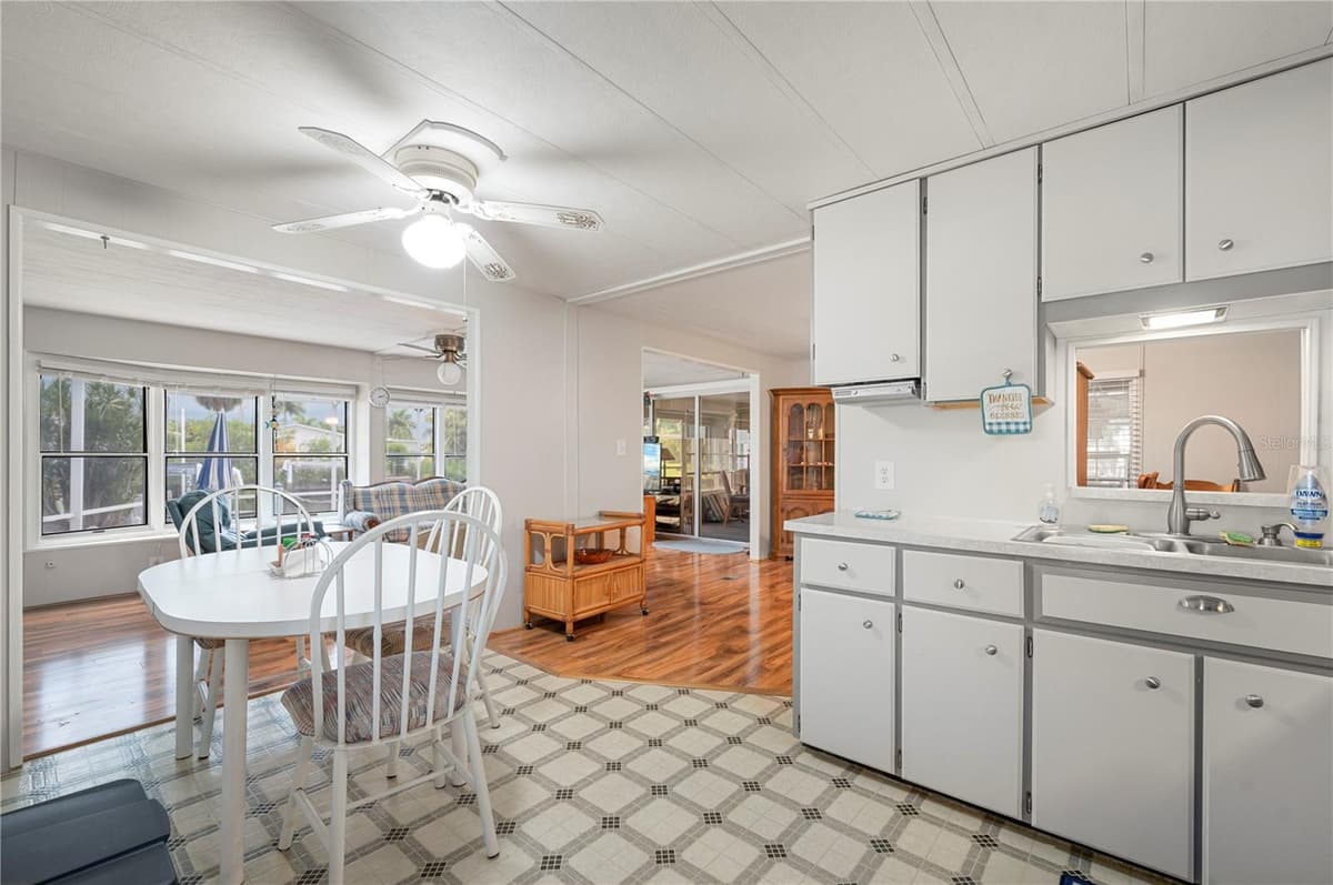 731 TANGERINE COURT — photo 13 of 59