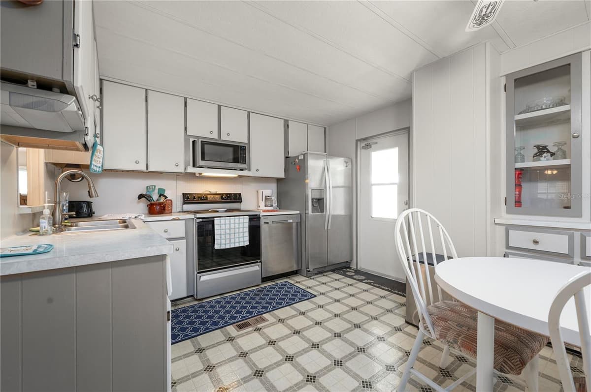 731 TANGERINE COURT — photo 15 of 59