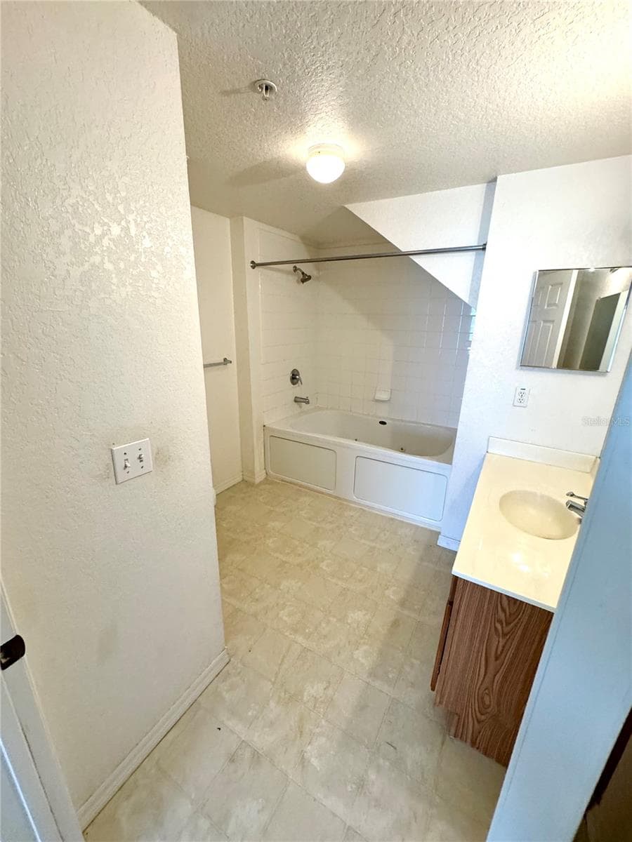 2606 LODI CIRCLE — photo 12 of 29