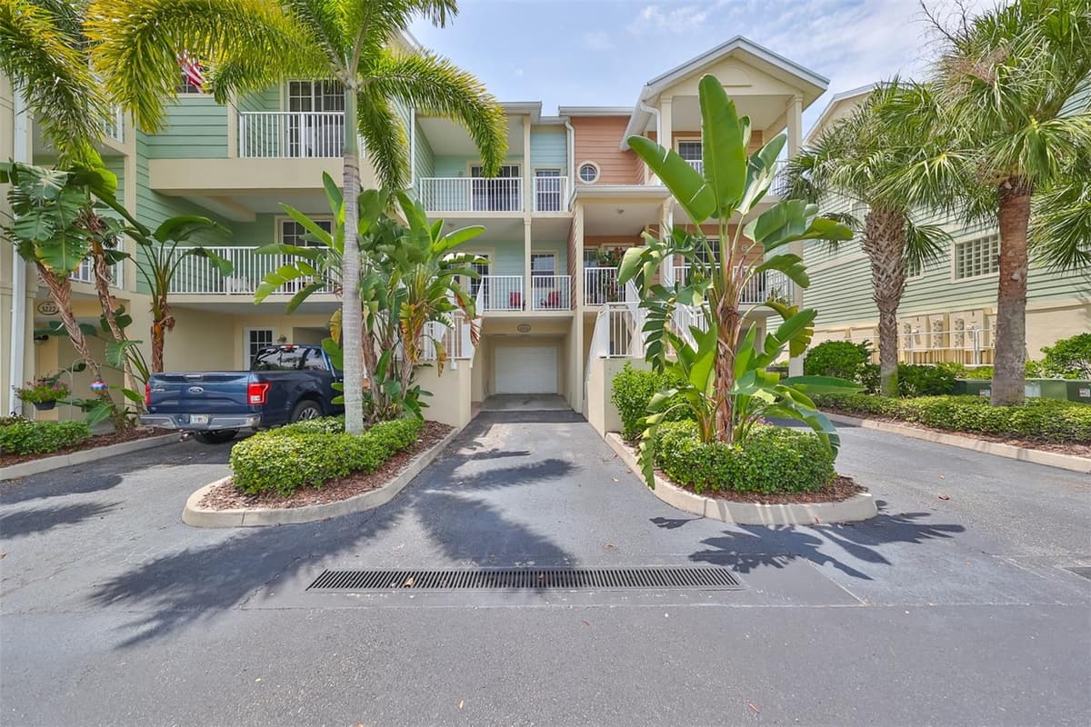 3226 MANGROVE POINT DRIVE — photo 4 of 38