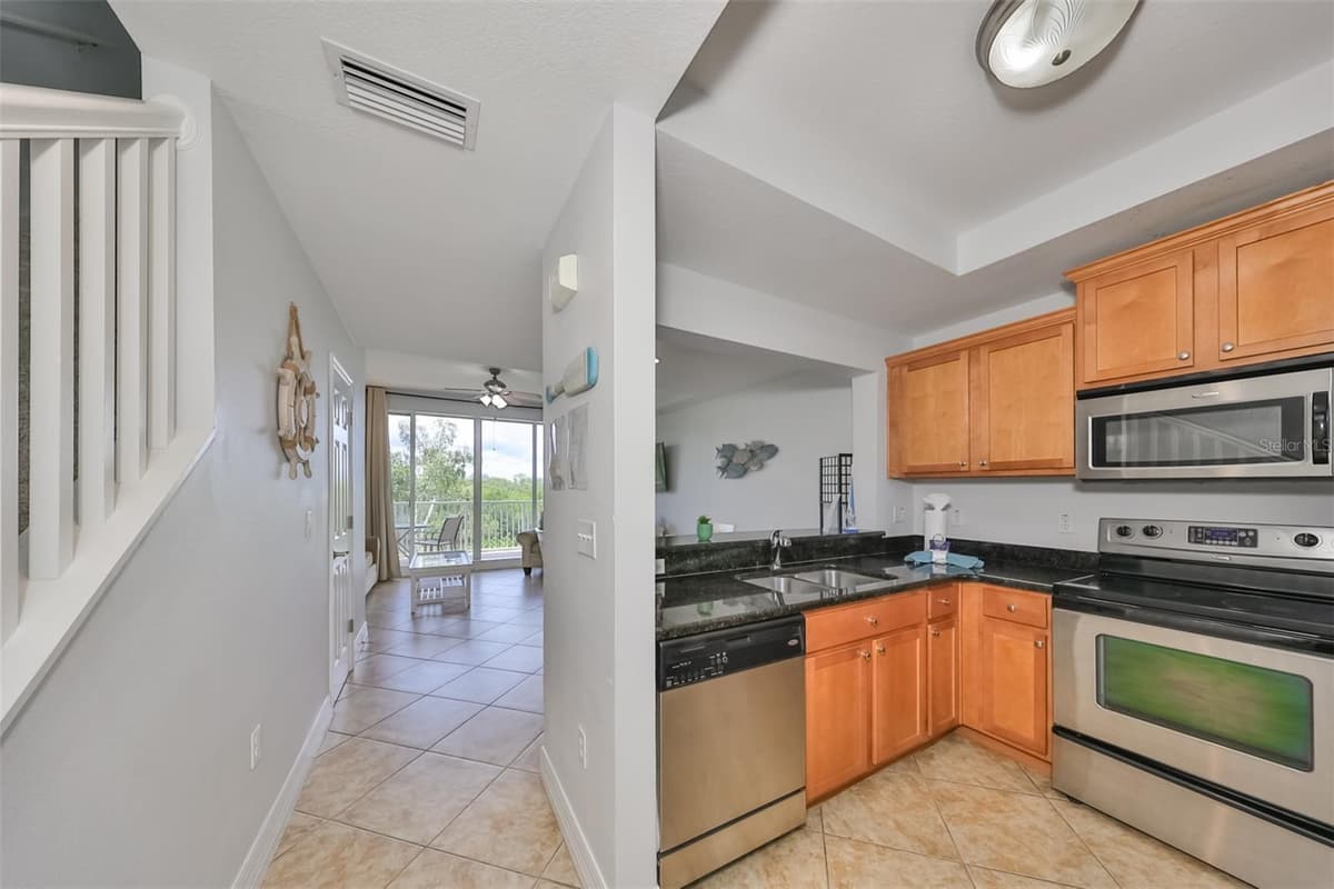 3226 MANGROVE POINT DRIVE — photo 11 of 38