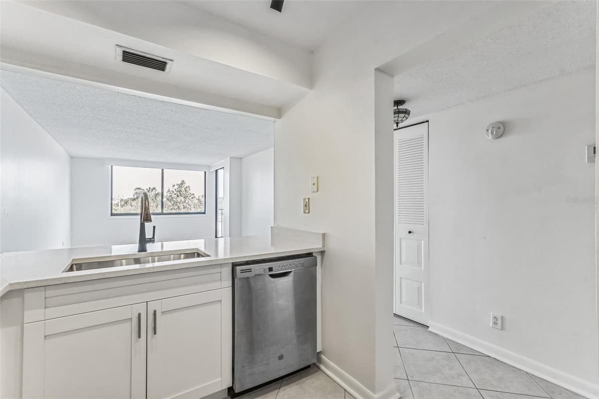 6219 PALMA DEL MAR BOULEVARD — photo 9 of 37