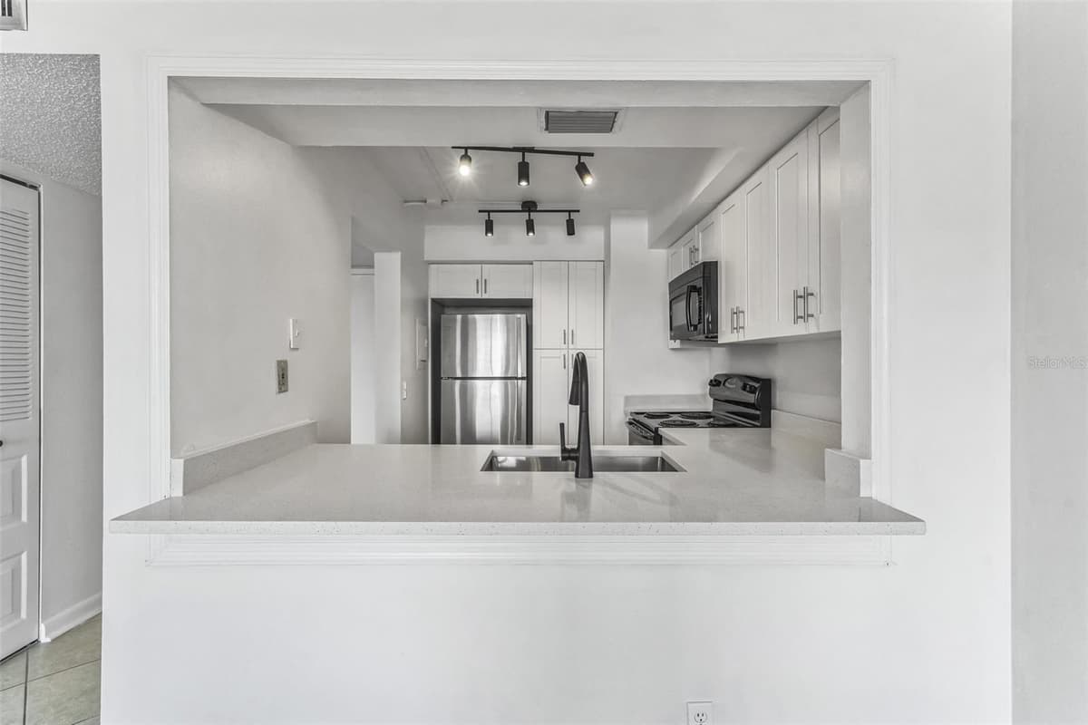 6219 PALMA DEL MAR BOULEVARD — photo 4 of 37