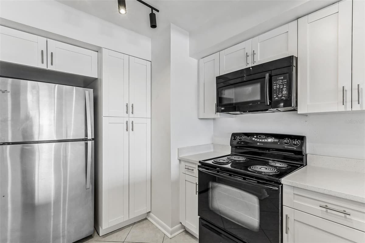 6219 PALMA DEL MAR BOULEVARD — photo 8 of 37