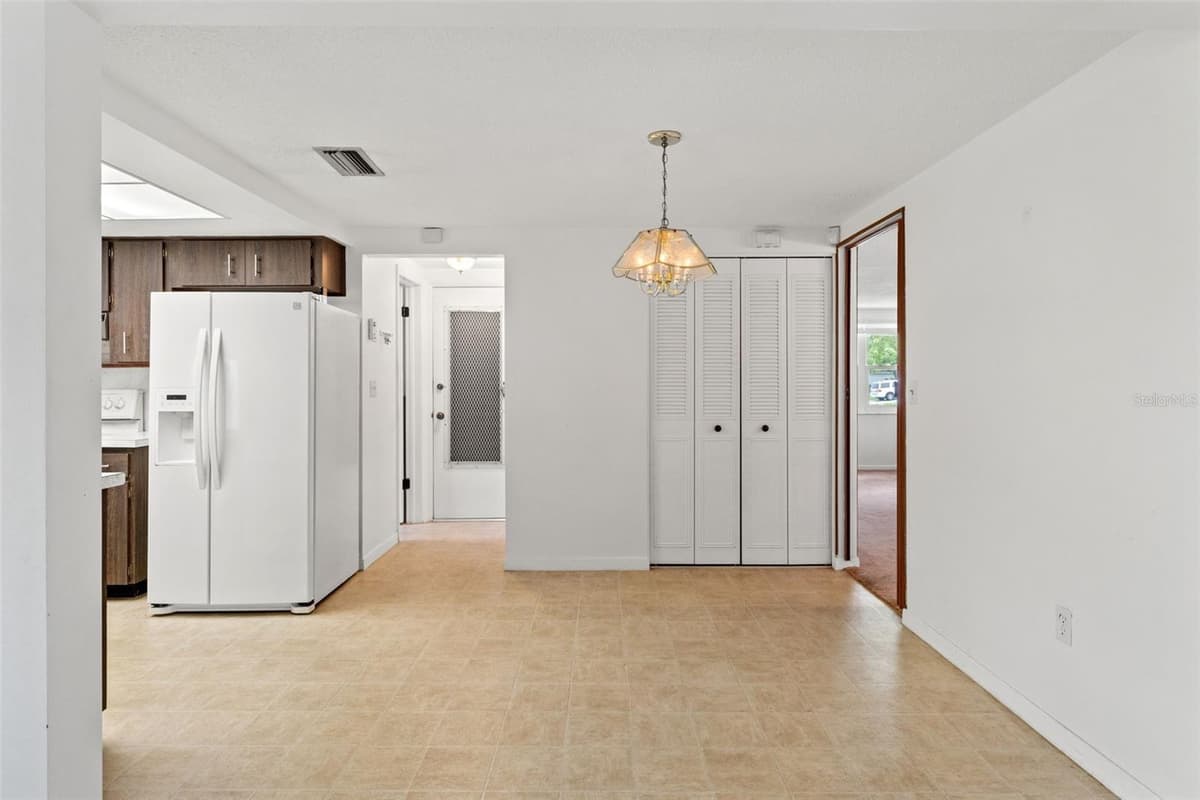 7015 FLAGGLER DRIVE — photo 14 of 33