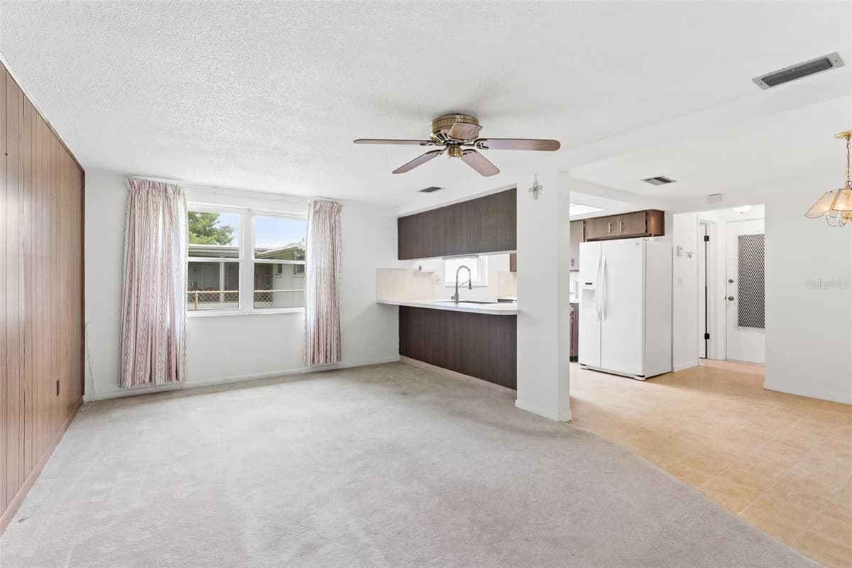 7015 FLAGGLER DRIVE — photo 15 of 33