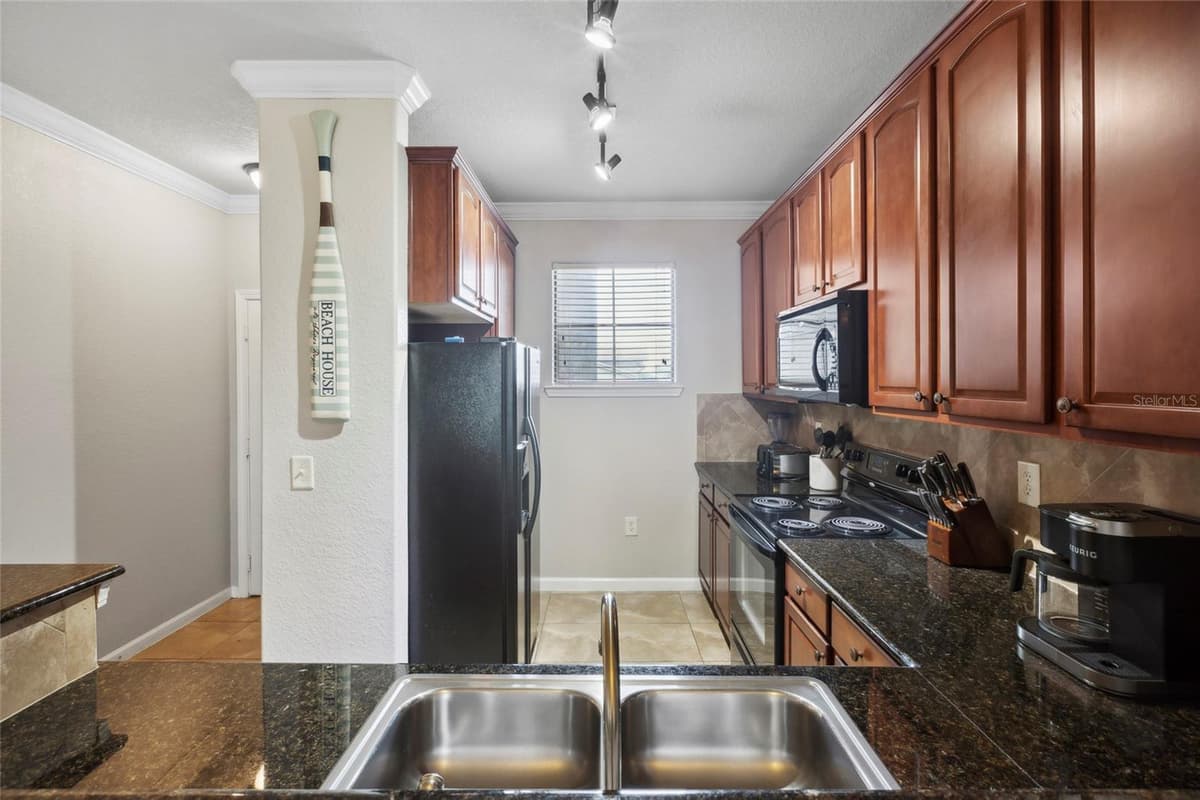 901 CHARO PARKWAY — photo 11 of 47