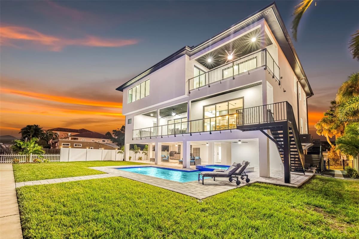 2121 BAYOU GRANDE BOULEVARD — photo 4 of 82