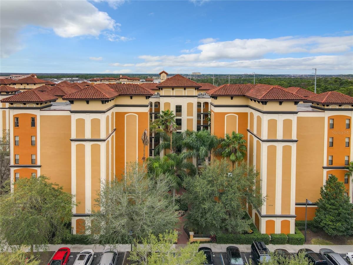 12538 FLORIDAYS RESORT DR — photo 40 of 49