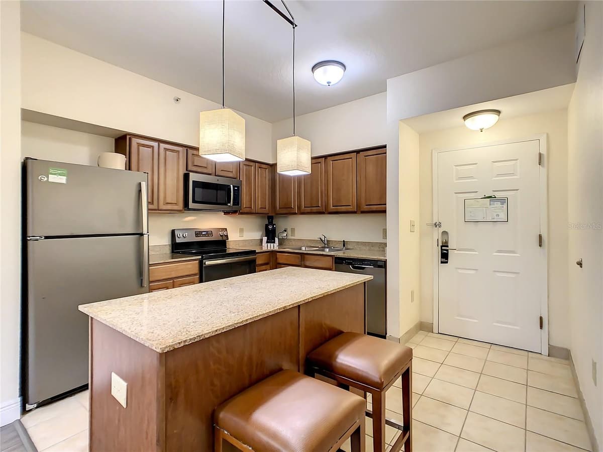 12538 FLORIDAYS RESORT DR — photo 13 of 49