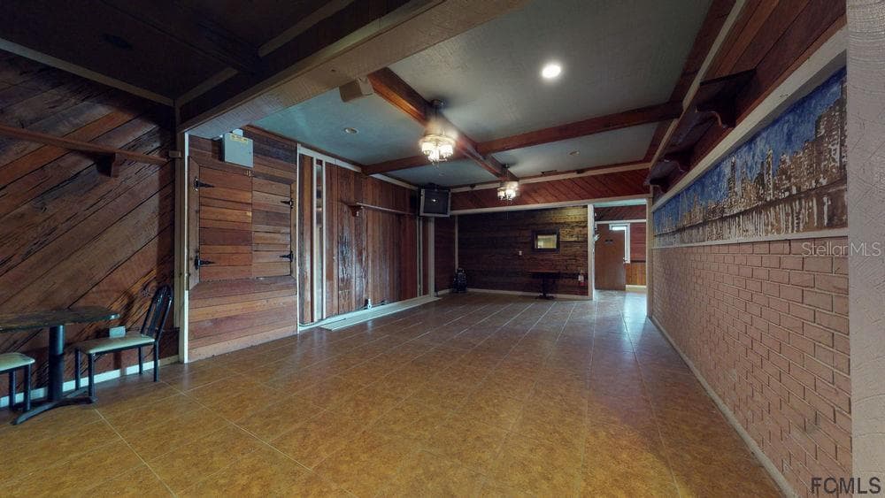 4701 MOODY BOULEVARD — photo 8 of 30