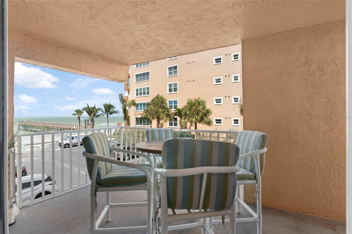 16308 GULF BOULEVARD — photo 28 of 54