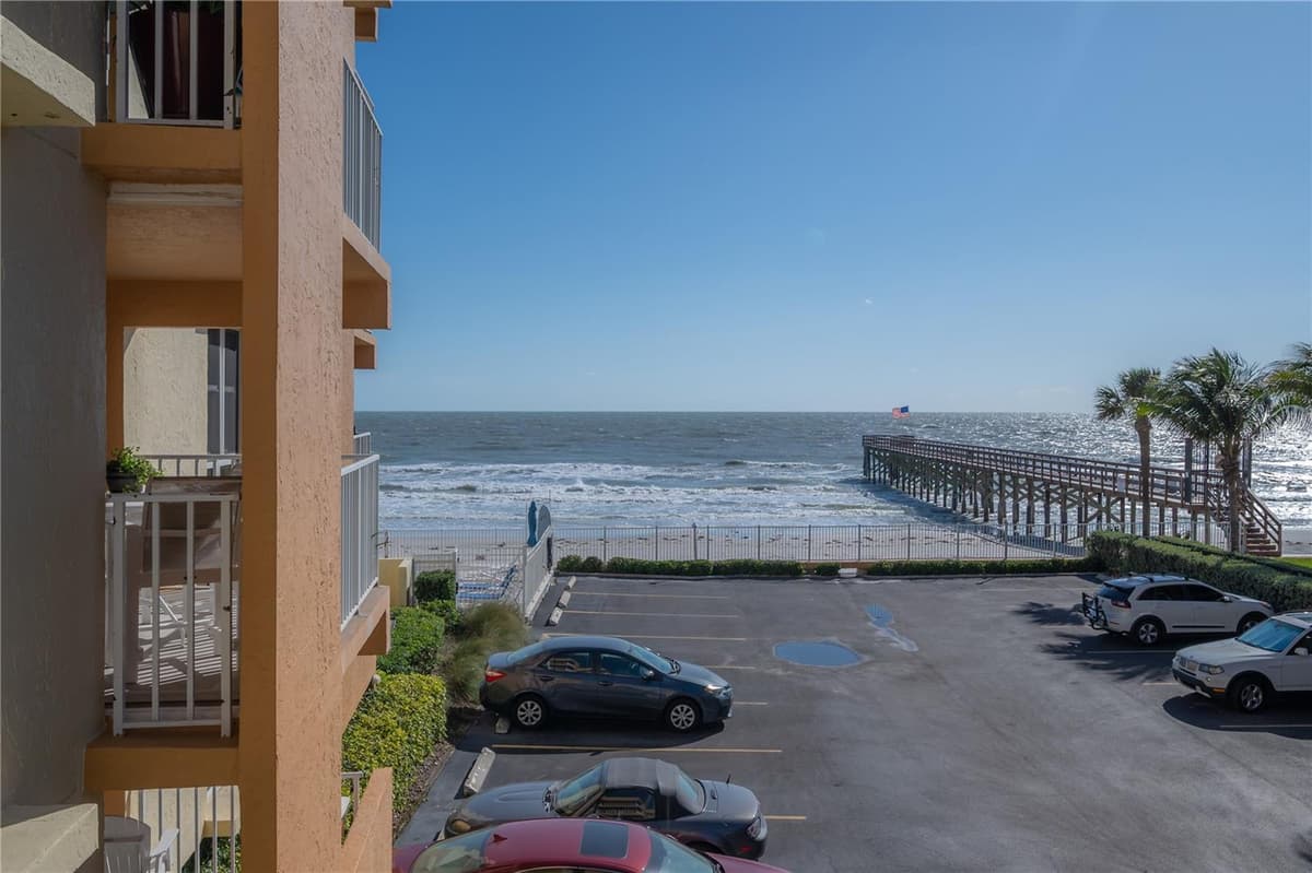 16308 GULF BOULEVARD — photo 29 of 54