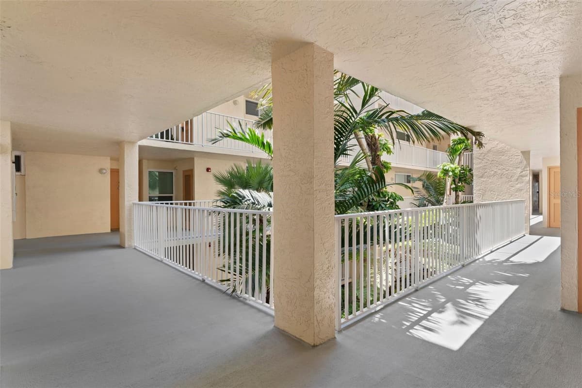 16308 GULF BOULEVARD — photo 35 of 54