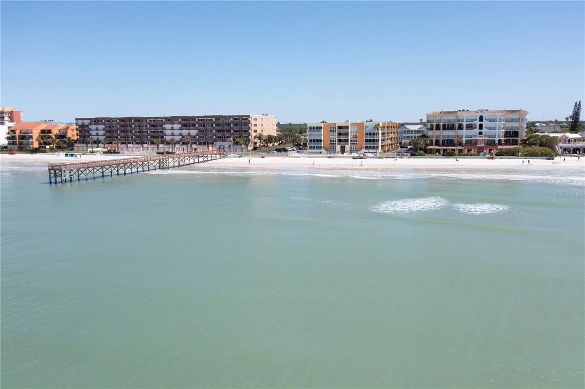 16308 GULF BOULEVARD — photo 41 of 54