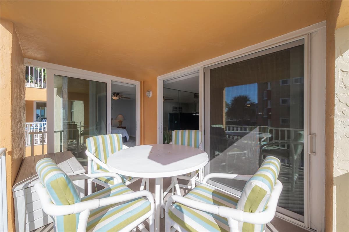 16308 GULF BOULEVARD — photo 26 of 54