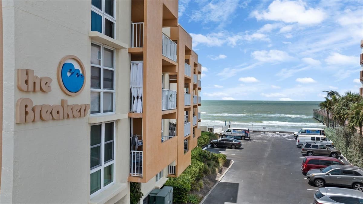 16308 GULF BOULEVARD — photo 3 of 54