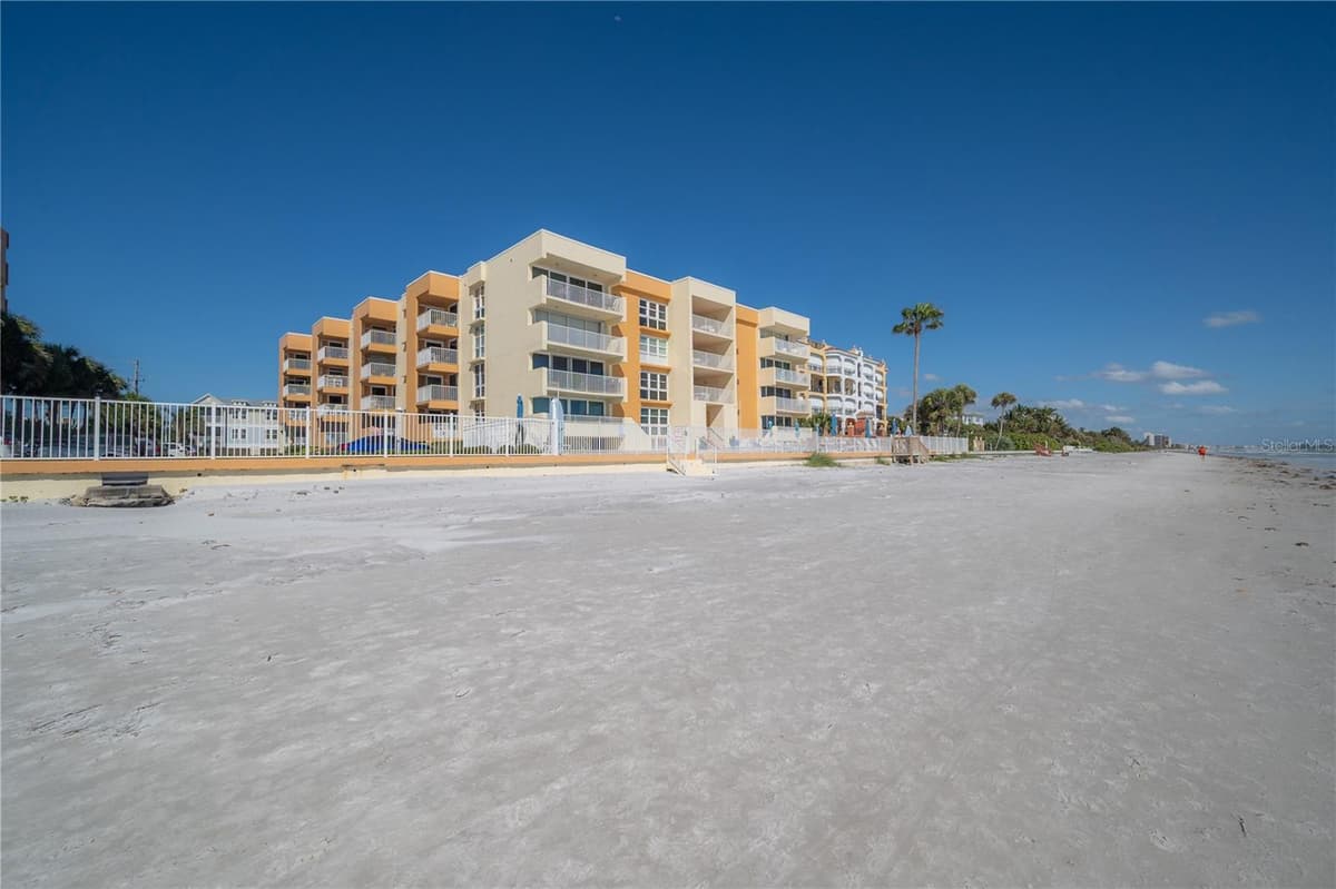 16308 GULF BOULEVARD — photo 46 of 54