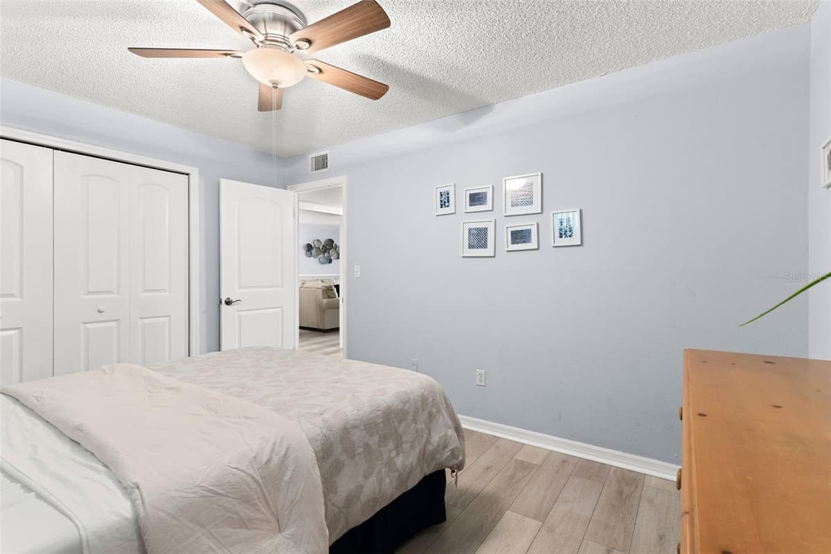 16308 GULF BOULEVARD — photo 18 of 54